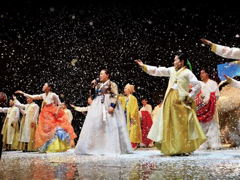  Arirang: The Story of Korean Music and its People - A Symphony of Tradition and Transformation